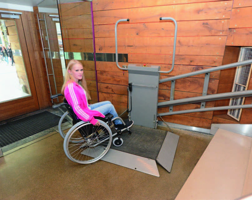 Lehner Stratos Platform Lift for Curved Stairs - Image 3